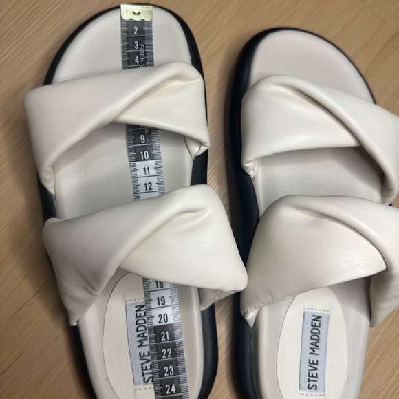 Steve Madden leather white slides - Picture 3 of 5